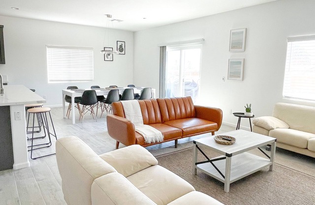 Modern Home in Coachella Valley (sleeps 8-10)