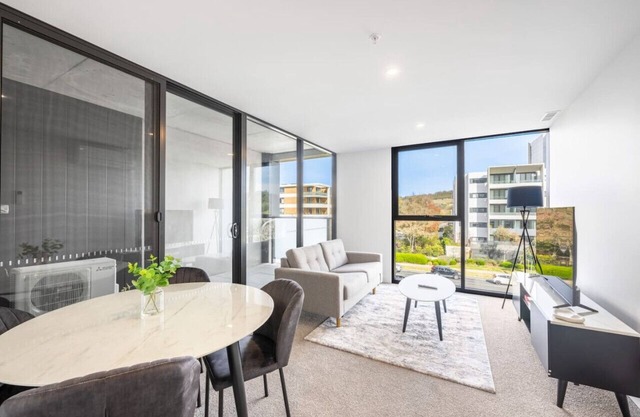 Modern Homy1B1B APT Pool/Gym/Cinema/Westfield/Cafe