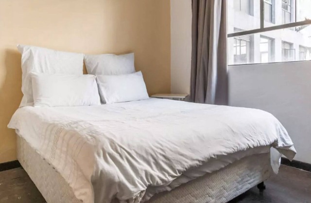 Modern, Industrial-Style Studio Apartment in Cultural Neighbourhood