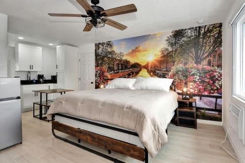 Modern King Suite #10 Steps to Daytona Beach