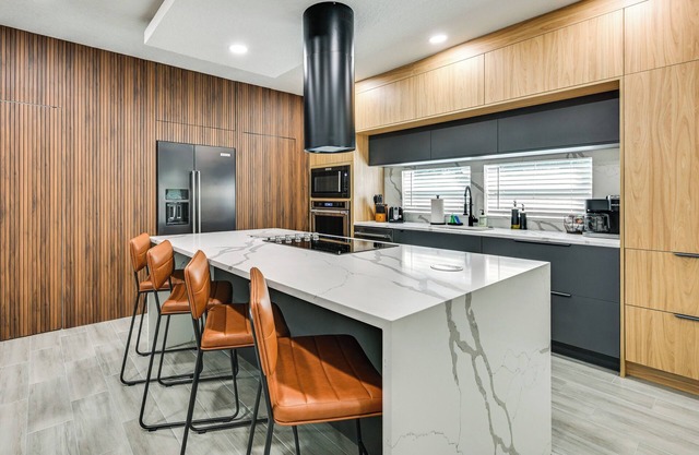 Modern Lakeland Golf Retreat w/Putting Green