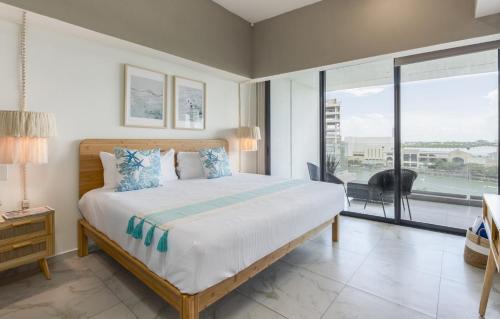 Modern Lakeview Condo with Pool and Gym by LAHOS
