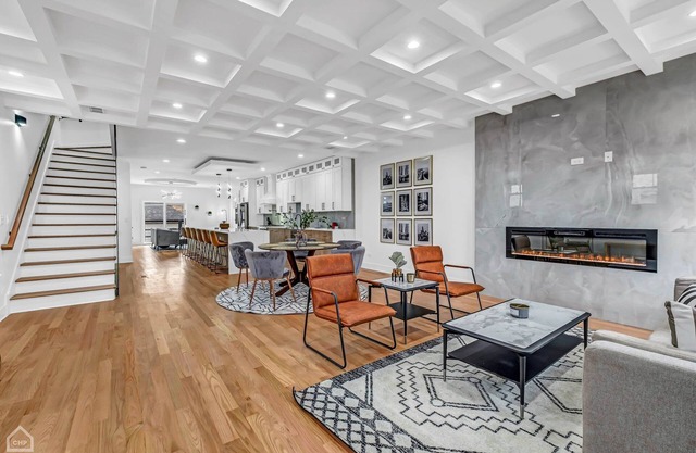 Modern, Luxe, House 20mins to Downtown, Sleeps 16, Private Rooftop, 2car Garage