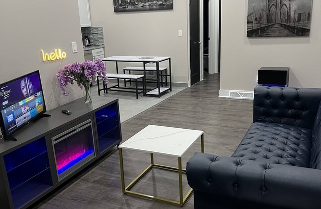 Modern luxury! 2 bedrooms- reserve it now!