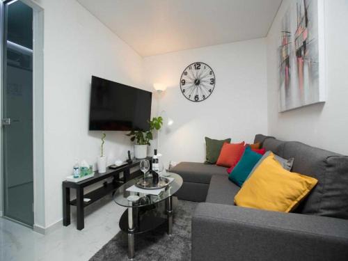 Modern & Luxury APT Zagreb Airport W free WiFi - One Bedroom Apartment