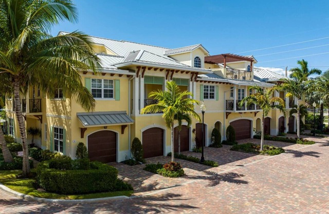 Modern Luxury Townhome near Beach/Golf/Boating
