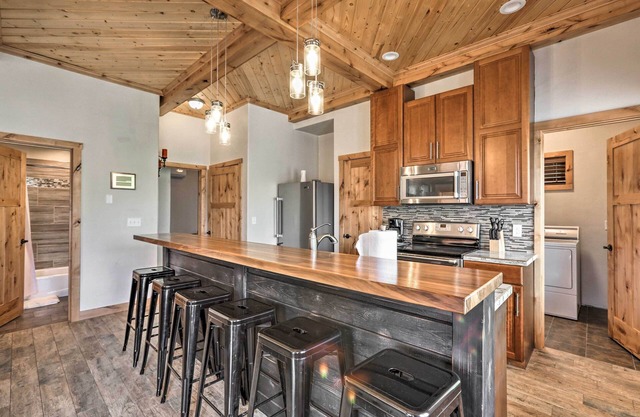 Modern Main Street Apt - Near Outdoor Recreation!