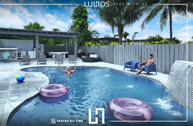 Modern Miami Oasis: 4BR, Spa, Pool & Games