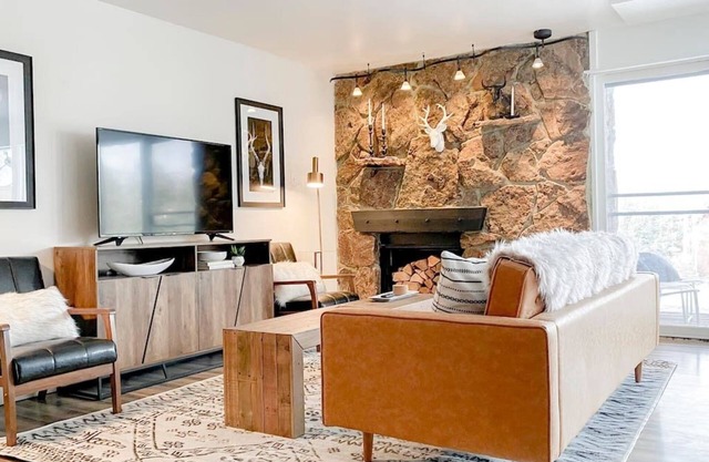 Modern Mountainside Chalet