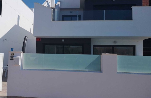 Modern New Villa with solarium & private pool