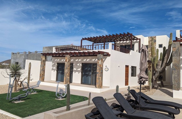 Modern, new, and spacious. just steps to Cerritos Beach