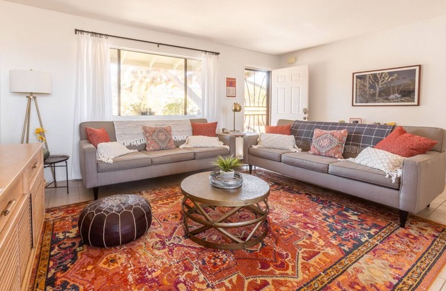 Modern Oasis. Close to National Park, Views, FirePit, Family & Pet Friendly