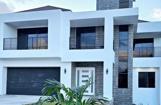 Modern Oceanview Villa. All Bedrooms with Private Bathrooms. Private Pool