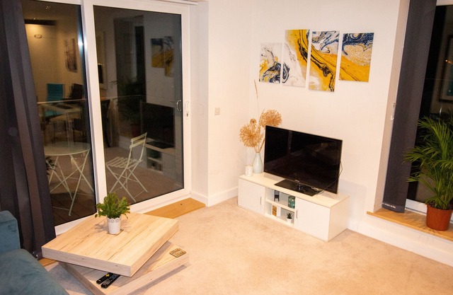 Modern One Bed Flat- huge terrace area | Netflix