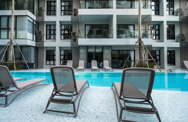 Modern Palmyrah Condo -pool, gym & parking A502