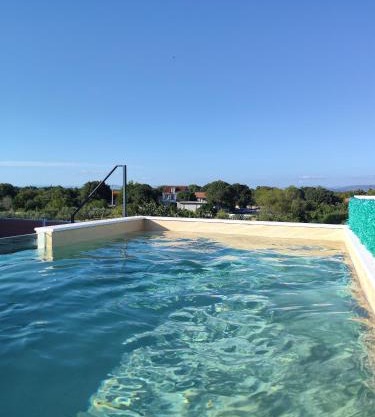 Modern penthouse Ivan with rooftop swimming pool and jacuzzi