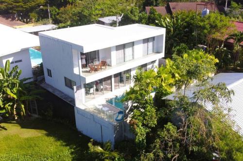 Modern pool villa 3 bedrooms