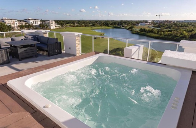 Modern & relaxing penthouse Lake and Golf View
