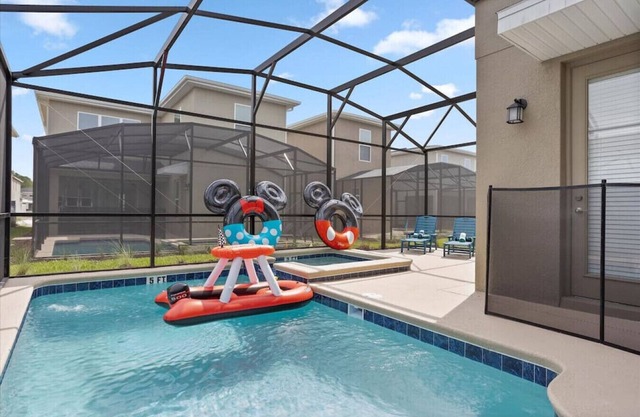 Modern Resort House | Pool Wi-Fi Minutes to Disney