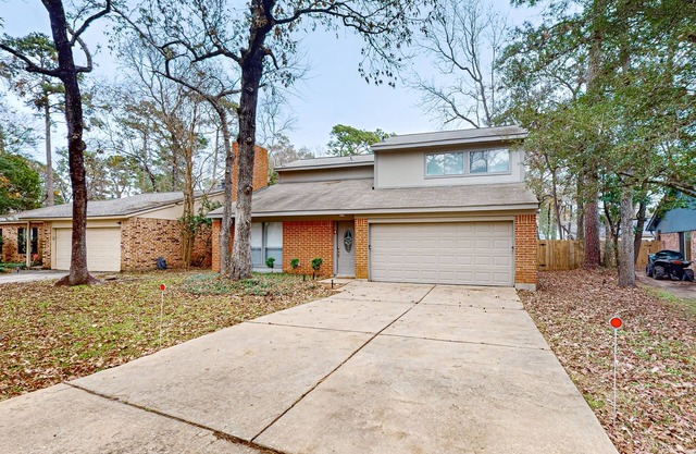 Modern retreat in a quiet neighborhood, close to shopping, & fenced in yard