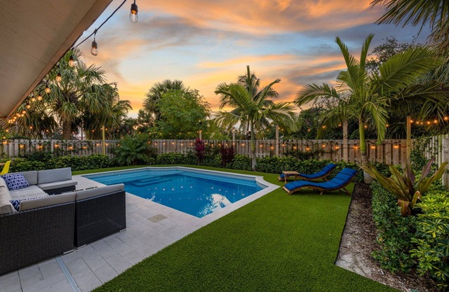 Modern Romantic Tropical Poolside Retreat!