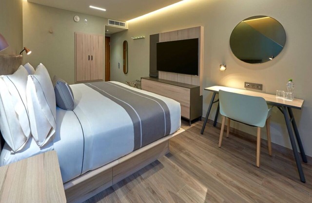 Modern Room for a Cultural Escape Near Ibero-American Library - 3 Units