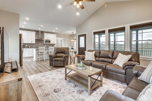 Modern Sadieville Home with Yard and Gas Grill!