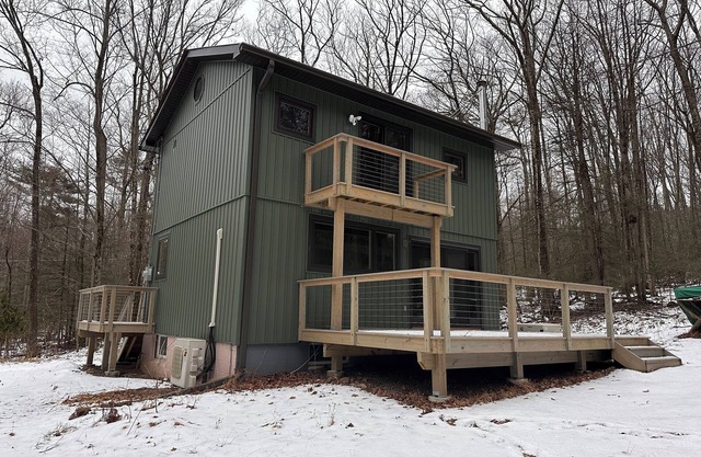 Modern, Serene Cabin with Outdoor Fireplace in Kerhonkson
