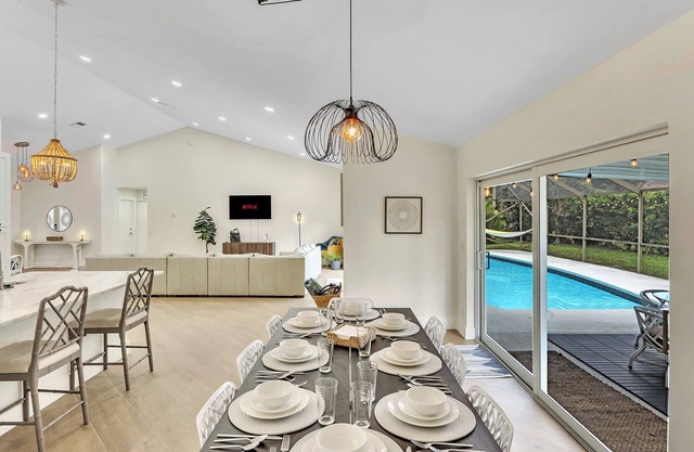 Modern, Spacious 4-Bedroom With Private Pool