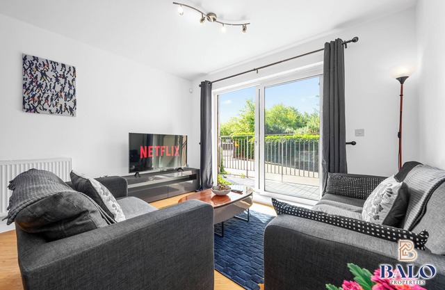 Modern spacious Apartment 1min walk to Manchester city stadium & coop live arena