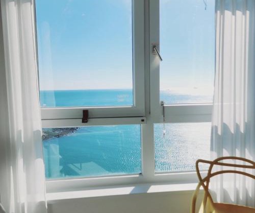 Modern Studio near Haeundae Beach & Subway