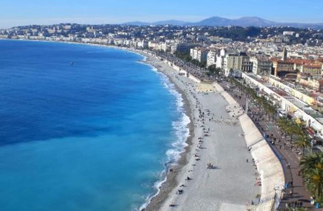 modern studio with south-facing terrace, WiFi, 700 m to the beach, all shops