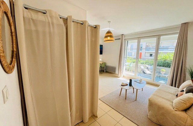 MODERN STUDIO WITH TERRACE