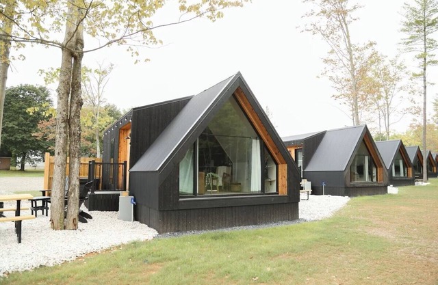 Modern Tiny Home 29 w/Hot Tub!