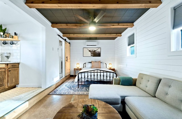Modern Tiny Home in Tech Terrace – Walk to Texas Tech and J&B Coffee & More!