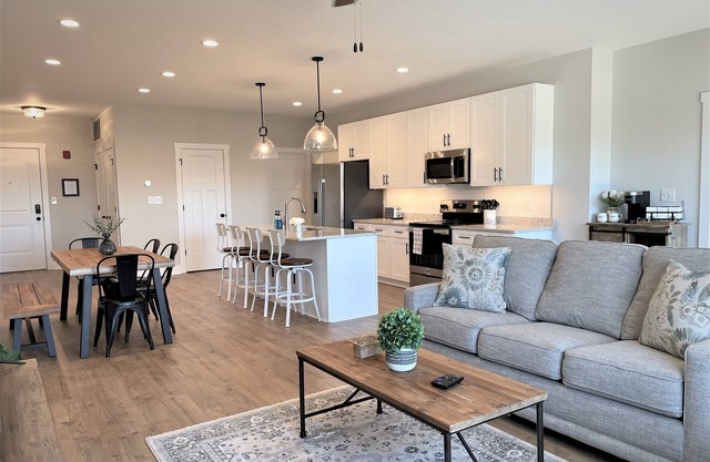 Modern Top-level 2BR/2BA Condo w/Private Balcony in Secured Bldg w/Elevator!