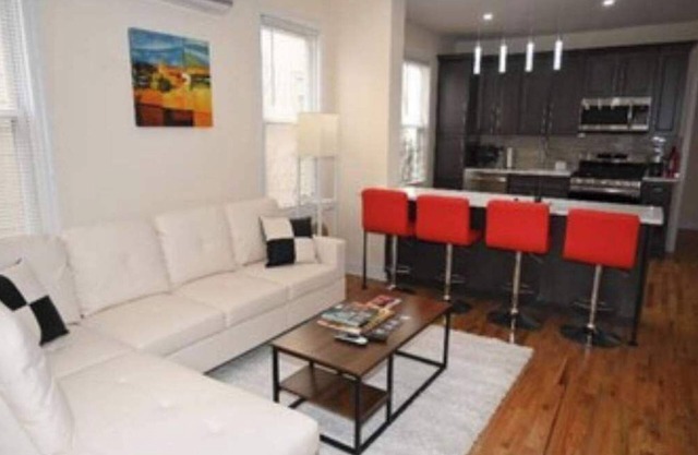 Modern Urban Oasis 10 min to EWR airport. 25 min to NYC 15 min to NJPAC