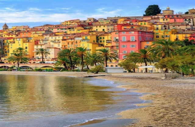 Modern Villa with Pool & Vineyard Views – Heart of Provence