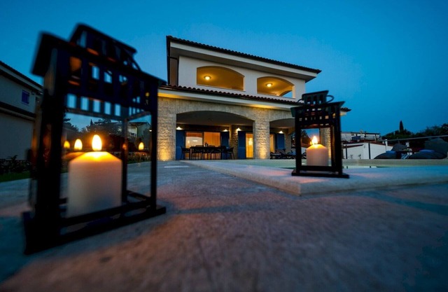 Modern Villa Loma 2* with a view and an outdoor pool on Krk