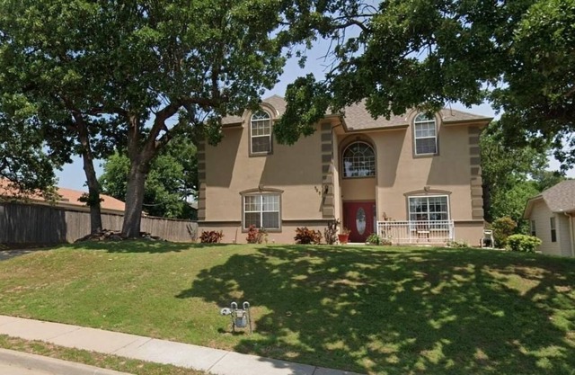 Modern Villa,1 mile from Downtown Tulsa, Historic Neighborhoods and Expwy.