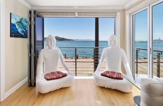 Modern waterfront home with San Francisco Bay Views and Large Deck