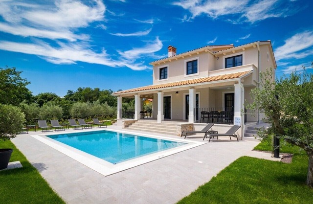 Modernly designed villa located near Pula