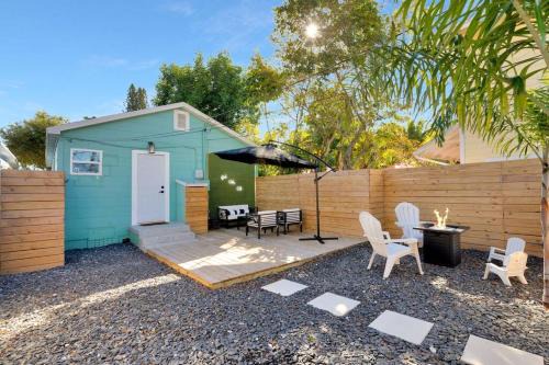 ModernTropic 2bd/1ba Near Beach w/fence yard/deck