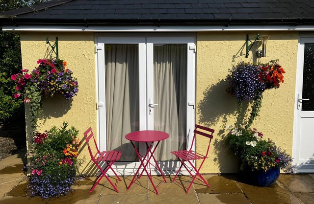 Mole End charming bed and breakfast on the Two Moors Way walking route