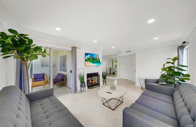 Monarch Vistas - Sleek & Modern! Ocean Views! Walk to Beach! Pool! STR23-0052