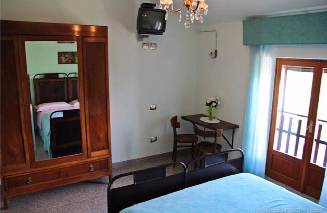 Montefalco Guest House - Yellow room