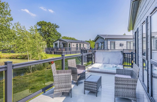 Monument Lakeside Lodge Pet Friendly