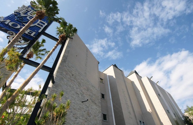 MoonArea Business Leisure Motel