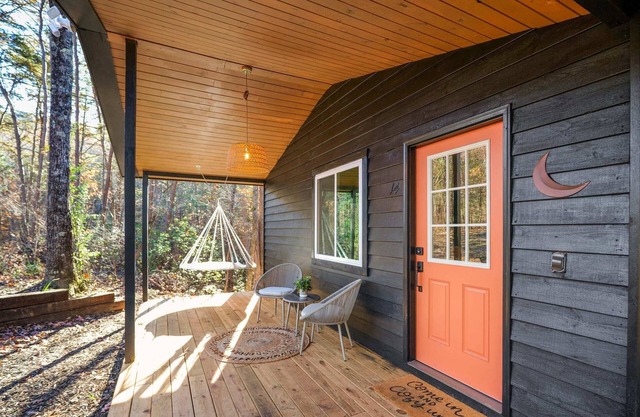 Moonrise Retreat with Spa, Fire Pit, 8 min to Town