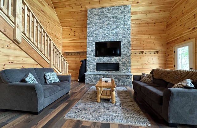 Moose Lodge - Water Access on Moosehead Lake!